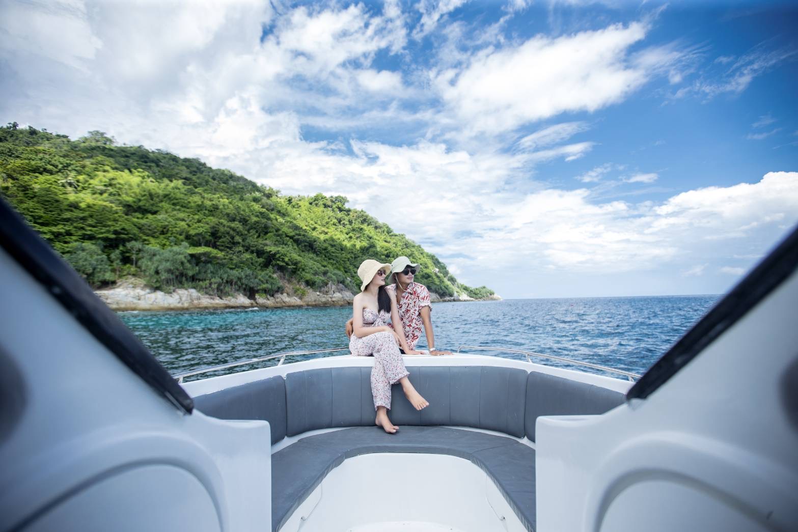 Raya Noi Island(Pirates beach) + Raya Yai Island + Maiton Island Tour by Speedboat