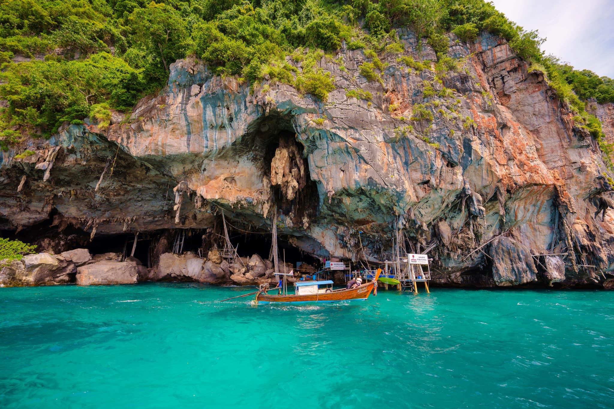 Phi Phi + Maya Bay + Khai Island by premium Catamaran Speedboat