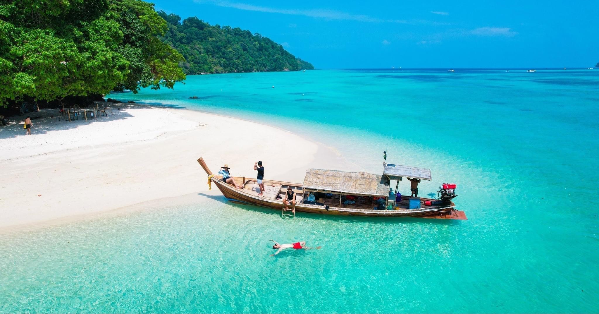 Phi Phi + Maya Bay + Bamboo Islands Premium Tour by Speed Boat (VIP Services)